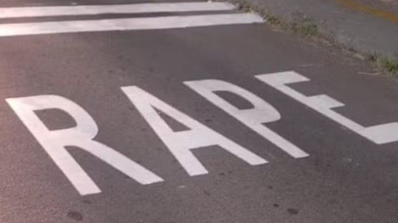 Erro de sinalização de trânsito virou piada apesar da rápida correção