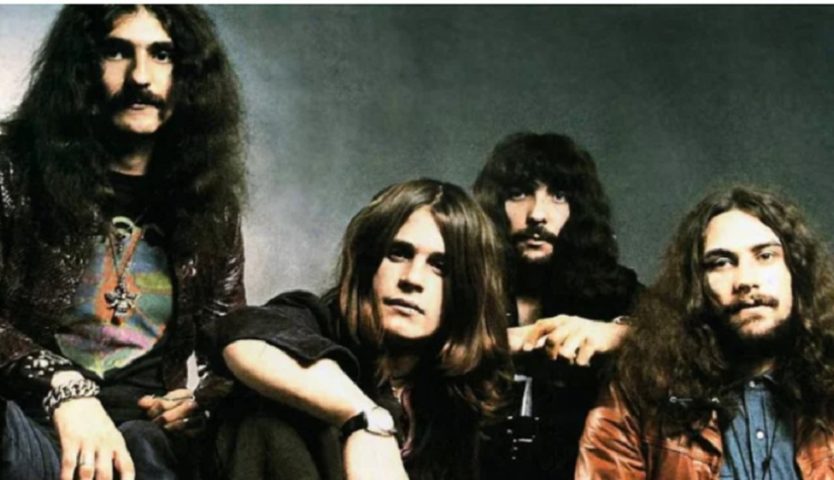 BLACK SABBATH (1968-2017) - HEAVY METAL - É muitas vezes considerada a banda que inventou o heavy metal. Com riffs pesados, letras sombrias e uma atmosfera única, eles estabeleceram os fundamentos do gênero.