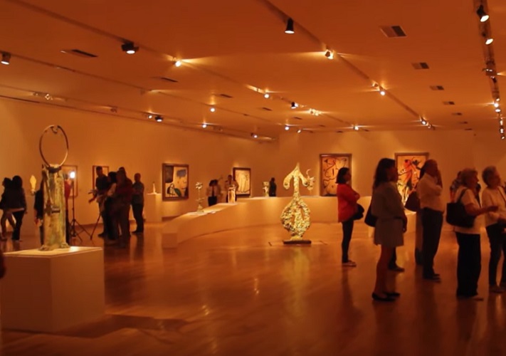 Museu Nacional de Belas Artes - Fundado em 1895, o Museu Nacional de Belas Artes abriga a maior coleção de arte da Argentina, com obras de mestres europeus e latino-americanos. É um dos museus mais importantes da América Latina.