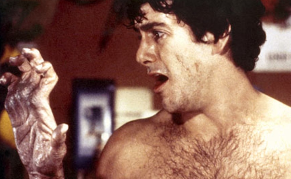David Naughton viveu David Kessler em Um Lobisomem Americano em Londres (1981). É um filme que mistura terror e comédia e fala sobre dois americanos atacados por um lobisomem enquanto viajam pela Inglaterra, com um dos sobreviventes se transformando em criatura.