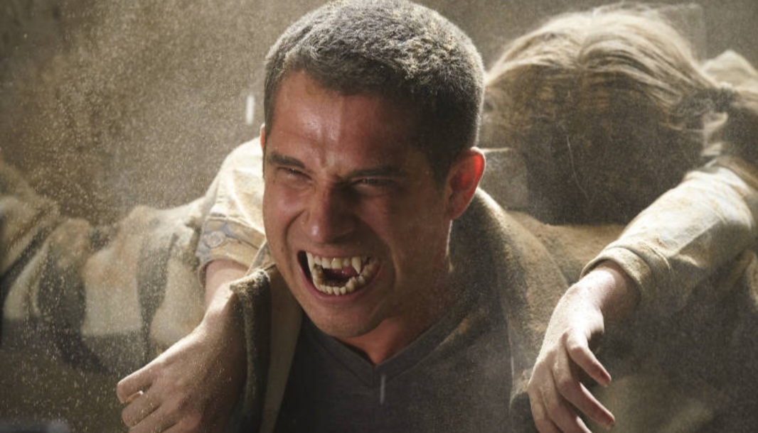 Teen Wolf (2011-2017): Série de TV sobre Scott McCall, um adolescente que se torna lobisomem e enfrenta desafios sobrenaturais, enquanto tenta manter sua vida normal e proteger seus amigos.