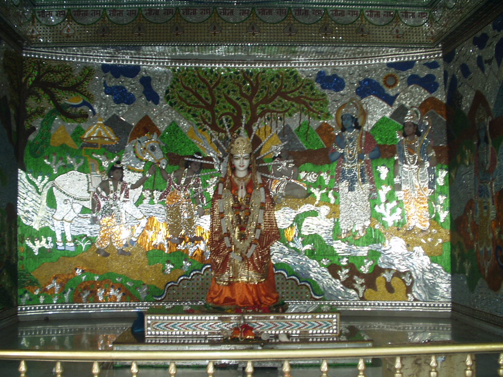 Este diamante azul também é relacionado a lenda que foi utilizado para decorar os olhos da estátua da deusa Sita, que remete à boa fortuna, prosperidade, sucesso, felicidade, admirada e adorada por todos os mineiros da região de  “Kollur” perto do rio “Krishina, na Índia.