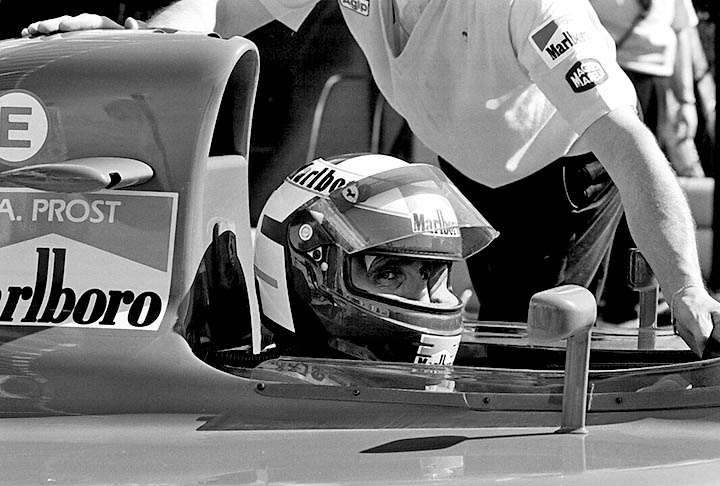 Alain Prost afirmou que não nega sua rivalidade com Senna, com quem dividiu a garagem da McLaren entre 1988 e 1989. Mas prefere contar o início de sua vida no automobilismo. Ele ganhou uma série documental, lançada no Canal+, da França,