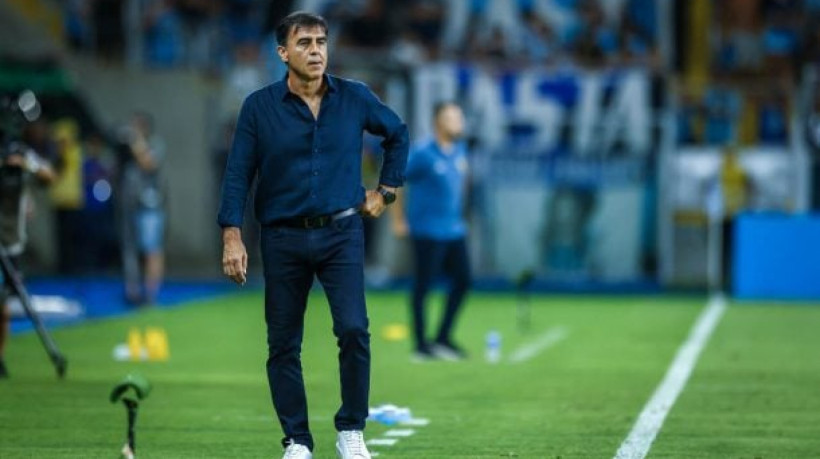 Treinador tricolor chegou a falar sobre reforços que estão próximos do clube, mas enfatizou a necessidade de novos zagueiros no elenco