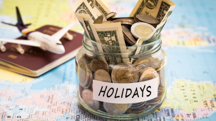 Planejamento financeiro garante momentos de descanso sem dor de cabeça em viagens e passeios (Imagem: surasaki | Shutterstock) 