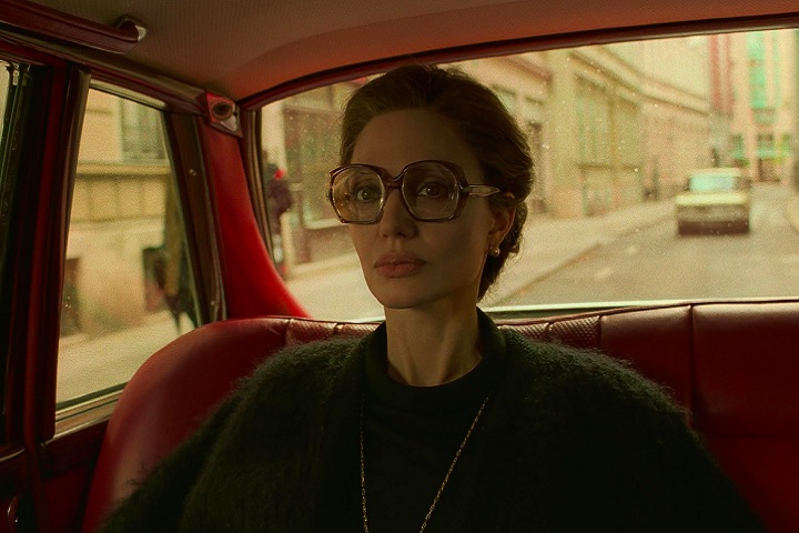 Angelina Jolie: Outra que também concorreu ao Globo de Ouro e não deu as caras no Oscar foi Angelina Jolie, por seu papel em Maria Callas. O filme foi indicado apenas para Melhor Fotografia.