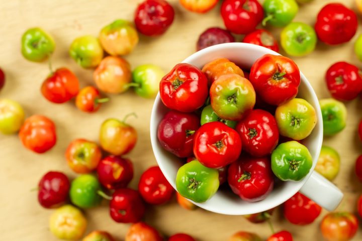 Apesar do grande potencial, o cultivo da acerola no Brasil ainda apresenta desafios como os altos custos de produção.