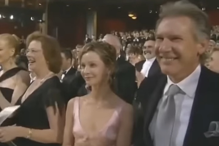 A plateia reagiu com risos e aplausos diante da cena inesperada. Em uma entrevista, Berry afirmou ter ficado pega de surpresa, mas levou a situação com bom humor, dizendo que não havia como se preparar para aquilo.