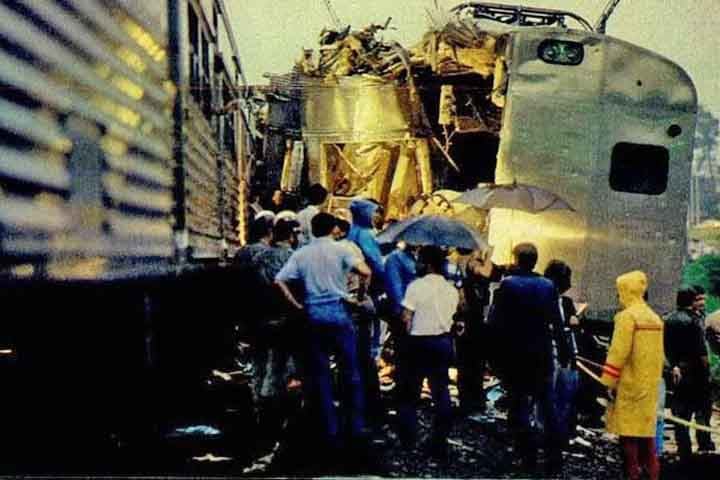 Acidente ferroviário de Itaquera (Brasil, 1987): O pior acidente ferroviário da história do Brasil, resultou na colisão de dois trens, deixando 51 mortos e 153 feridos.