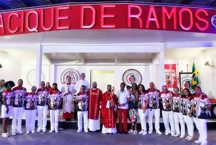 Desde os anos 70, o bloco tem uma sede permanente que tornou-se famosa por reunir nomes emblemáticos da história do samba. Ela fica no bairro de Olaria 

