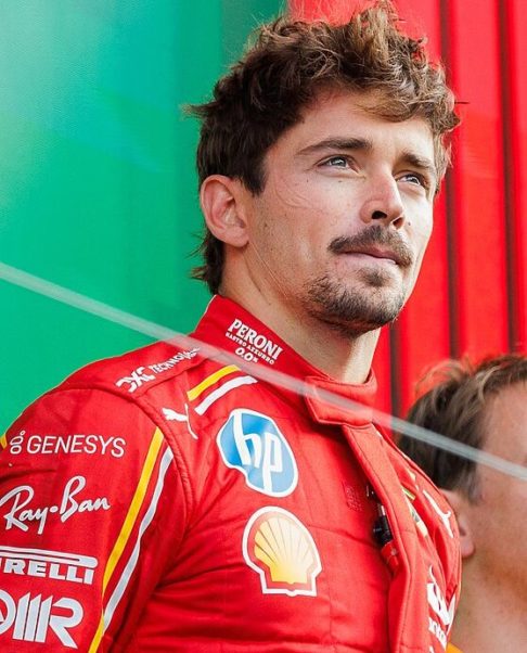 Ele formará dupla com Charles Leclerc na temporada, que começa no GP da Austrália, de 14 a 16 de março. 