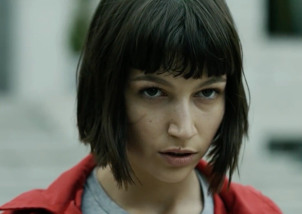 Personagem Tóquio:  a) Clara Rodriguez;  b) Maria Hernández;  c) Silene Oliveira;  d) Luna Flores