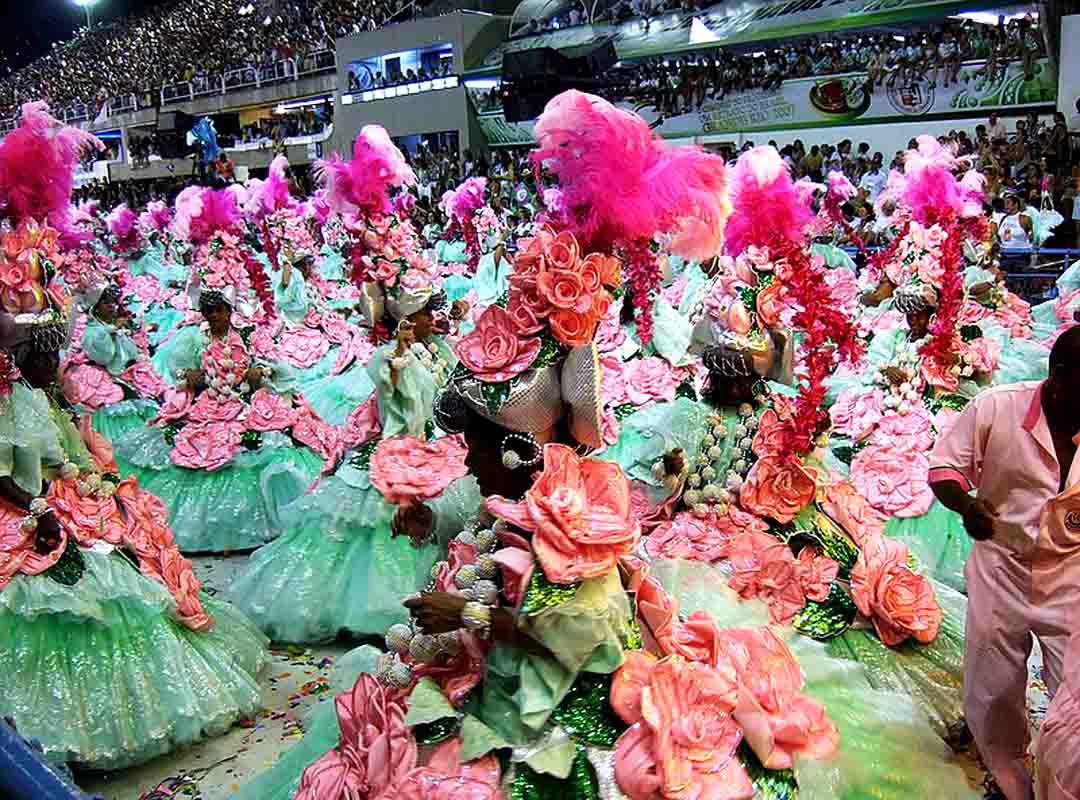 Este evento também conta com  a participação de membros ligados a diversas religiões, que dão as bênçãos a todos com músicas, rezas e orações, além do cortejo com a imagem do padroeiro da cidade do Rio de Janeiro, São Sebastião. 