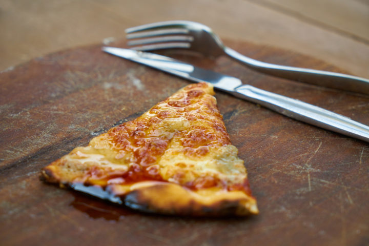 A venda de pizza por fatia, por sua vez, é bem menos comum, presente em apenas 2% das pizzarias.







