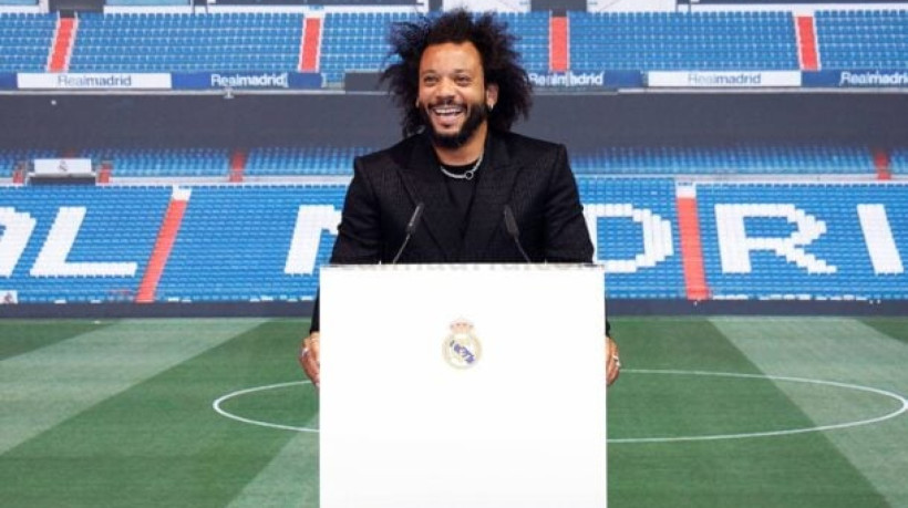 Aposentado, o ex-lateral 'ignorou' a obviedade de nomes consagrados e recordou de um companheiro com talento ímpar com a bola