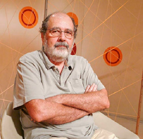 De acordo com informações da TV Globo, ele passaria por uma cirurgia, mas, segundo a Clínica São Vicente, teve complicações cardíacas durante a noite.