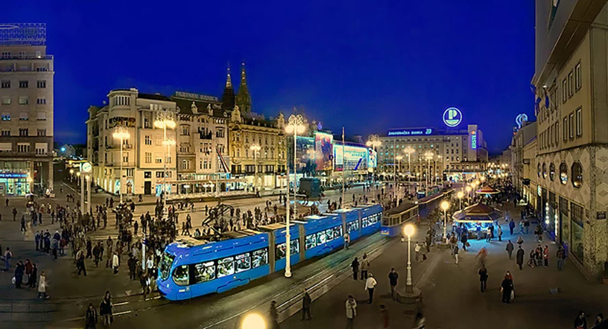 Praça Central Ban Jelačić - É ali que fica a estátua do herói nacional (que dá nome à praça), responsável por campanhas militares na Revolução de 1848. Fica na Cidade Alta, tem fácil acesso por transporte público e intenso comércio.  