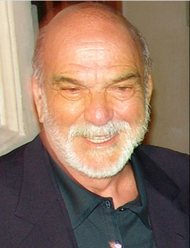 Lima Duarte - 94 anos. Nasceu em 28/3/1930 em Sacramento (MG). Ator de prestígio e muitos papéis, também é dublador e a voz do gato Manda-Chuva no desenho animado.   