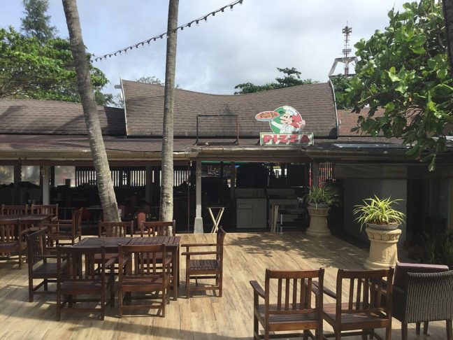 Sobre o tipo de atendimento, 54% das pizzarias têm um restaurante tradicional, com garçons e mesas.