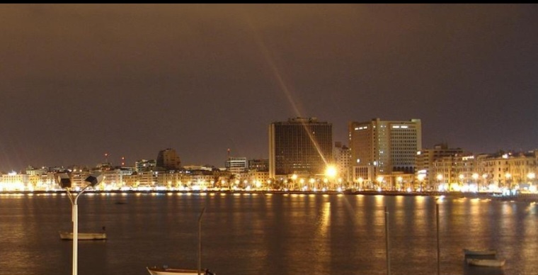 Alexandria é atualmente a segunda cidade mais populosa do Egito, com pouco mais de cinco milhões de habitantes. Ela é superada somente pela capital Cairo, que passa de 20 milhões.
