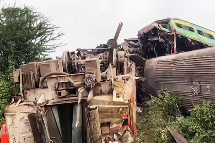 O desastre resultou em pelo menos 295 mortos e mais de 1.100 feridos. A investigação apontou falhas no sistema de sinalização como a causa principal.