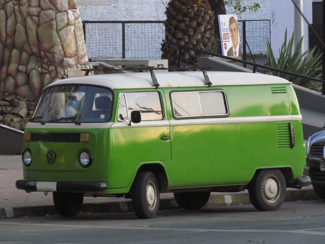 A Kombi começou a ser importada para o Brasil em 1953, mas a produção nacional foi oficialmente inaugurada em 2 de setembro de 1957, em São Bernardo do Campo (SP).
