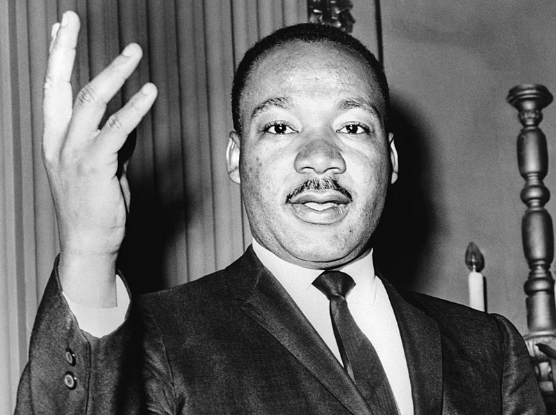 Em 1964, Luther King ganhou o Nobel da Paz por sua luta pacifista contra a segregação racial e doou o valor integral da premiação ao movimento negro dos Estados Unidos.
