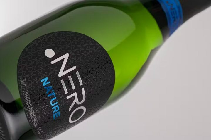 Entre os espumantes brasileiros avaliados, feitos pelo método charmat, o Ponto Nero Cult Nature, da Serra Gaúcha, recebeu a melhor pontuação.