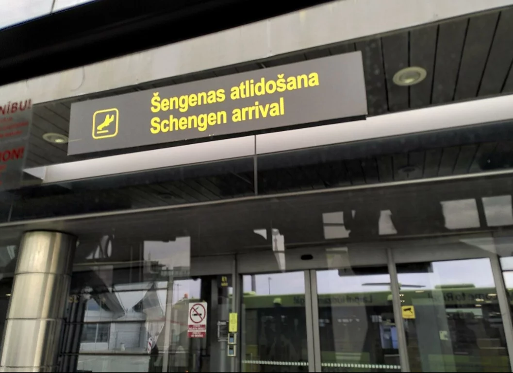 Inicialmente assinado em junho de 1985, o tratado foi ampliado em 1995. Hoje 29 países fazem parte do Espaço Schengen, de acordo com o Ministério dos Negócios Estrangeiros de Portugal. 