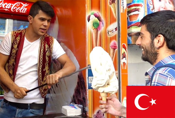 19º lugar - Dondurma (Turquia) - Sorvete consistente feito com leite, açúcar, salepo e mástique.