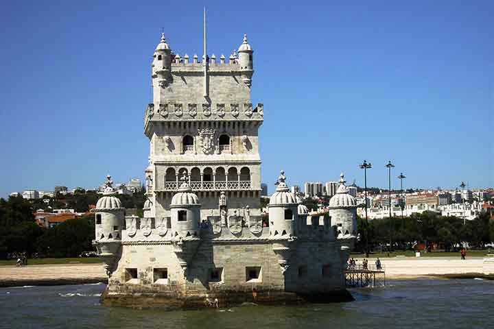 Juntamente com o Mosteiro dos Jerênimos, a Torre de Belém foi classificada em 1983 como Património Mundial da UNESCO e eleita como uma das Sete Maravilhas de Portugal em 2007.