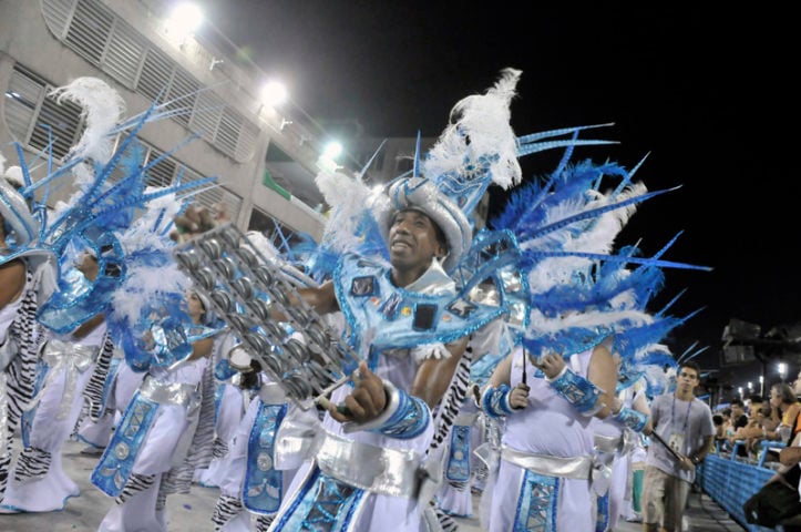 Arranco - A agremiação do Engenho de Dentro leva as cores azul e branco e será a segunda escola a desfilar na sexta-feira, com o enredo Mães que Alimentam o Sagrado.