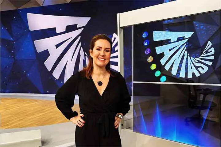 O Mal de Parkinson é uma doença neurodegenerativa crônica que afeta muitas pessoas. Famosos, como a jornalista Renata Capucci, sofrem com o problema, que acomete principalmente pessoas acima dos 60 anos, apesar de exceções.