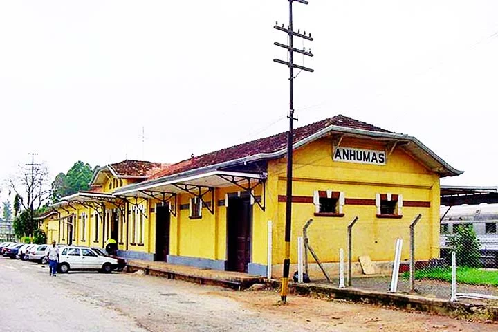 Após o fim do uso comercial em 1977, a estação passou a ser um atrativo turístico, oferecendo passeios de trem por fazendas centenárias de café. O trajeto de 24 km é tombado pelo Conselho de Defesa do Patrimônio Artístico e Cultural de Campinas (Condepacc), preservando a memória da antiga ferrovia que ligava São Paulo a Minas Gerais.