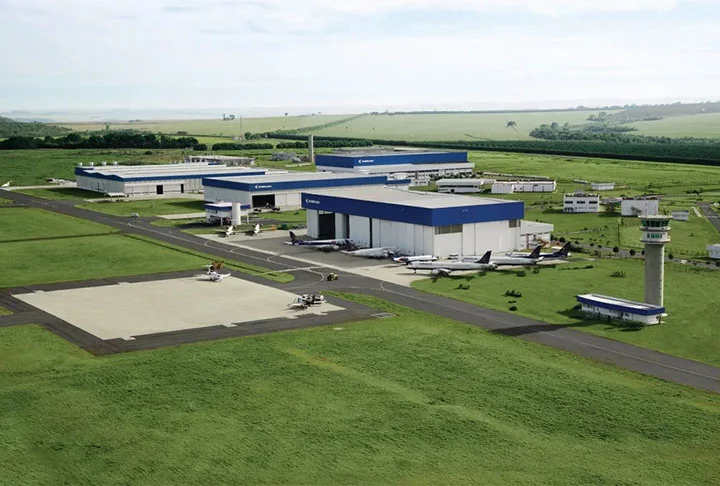 A fábrica da Embraer e a movimentação no aeródromo são justamente o ponto mais forte do município, que tem apenas cerca de 5 mil habitantes e fica a 