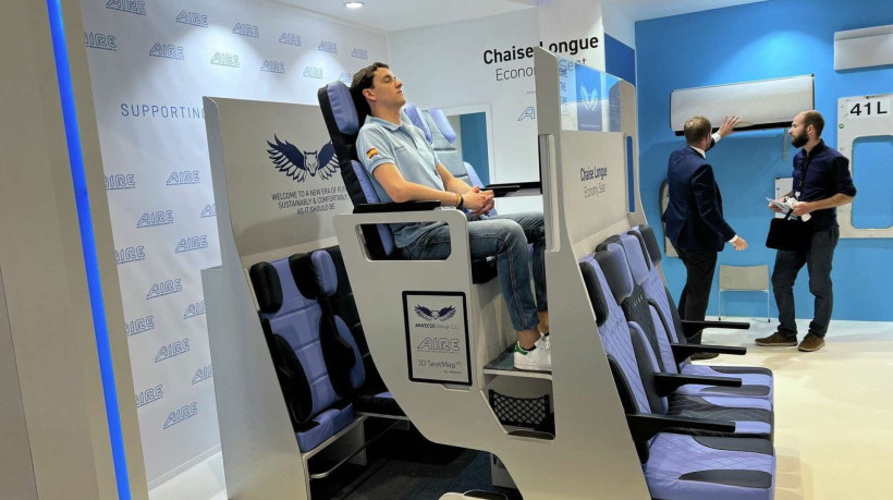 Assentos de dois andares em aviões é projeto de universitário
