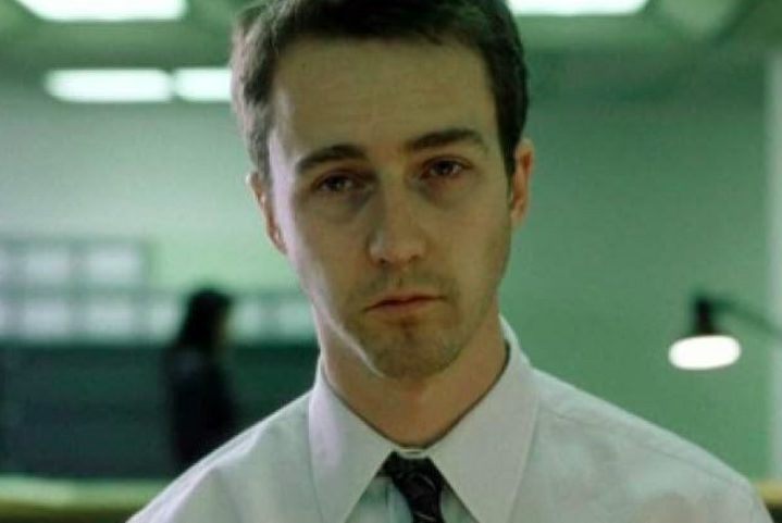 Clube da Luta (1999 - foto), Frida (2002), Dragão Vermelho (2002), A Última Noite (2002), O Incrível Hulk (2008) e O Grande Hotel Budapeste (2014) são outros filmes marcantes em que o ator trabalhou.