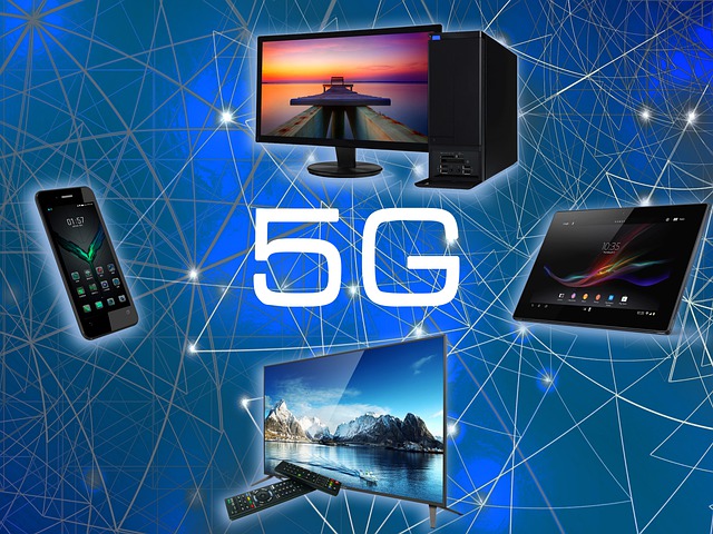 O 5G também começou a ser implementado, prometendo conexões ainda mais rápidas e estáveis. Hoje, os smartphones são mais do que apenas aparelhos para fazer chamadas — eles se tornaram ferramentas indispensáveis para o trabalho, a educação, a socialização e o entretenimento.