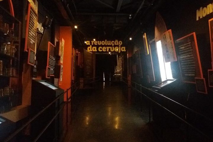 De acordo com a prefeitura, existem cerca de 20 fábricas de cerveja na cidade, e um Circuito Cervejeiro com aproximadamente 10 locais faz parte dos roteiros turísticos.