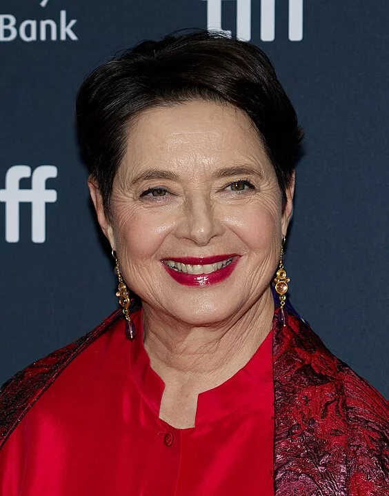 Pela primeira vez na carreira, a atriz Isabella Rossellini foi indicada ao Oscar. Ela concorrerá em 2025 na categoria de “Melhor Atriz Coadjuvante”. 
