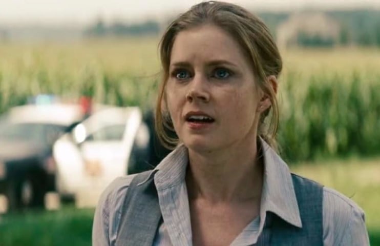 “Eu objetifiquei tanto o pobre Henry. Cheguei a me desculpar com ele várias vezes porque fiquei me sentindo uma pervertida. Entre as gravações, eu dizia: ‘Por favor, vista alguma coisa, Henry. Não faça com que todos se sintam mal consigo mesmos'”, comentou Adams.