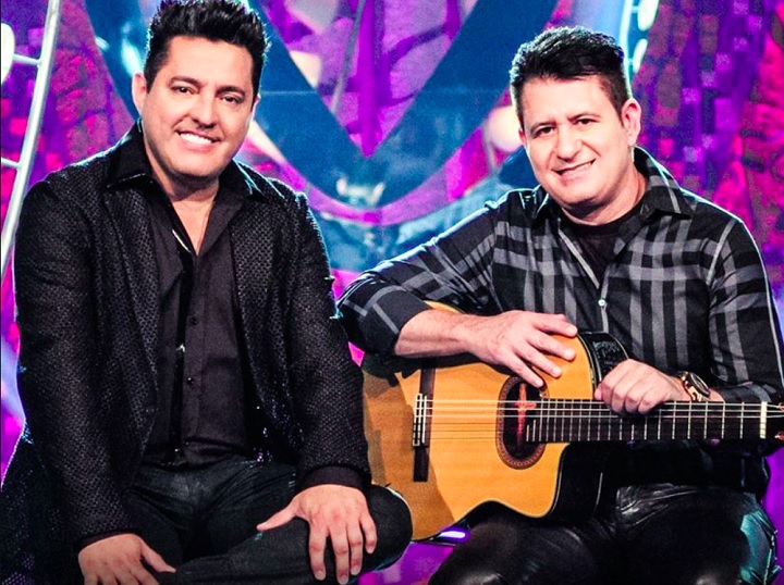 No dia 06/02, Bruno e Marrone lançaram a primeira parte do projeto audiovisual “Revivem Sua História”. Produzido na cidade de Uberlândia, Minas Gerais, o novo álbum traz regravações de sucessos da dupla sertaneja, como “Dormi na Praça”, “Vida Vazia” e “Doce Desejo”. 
