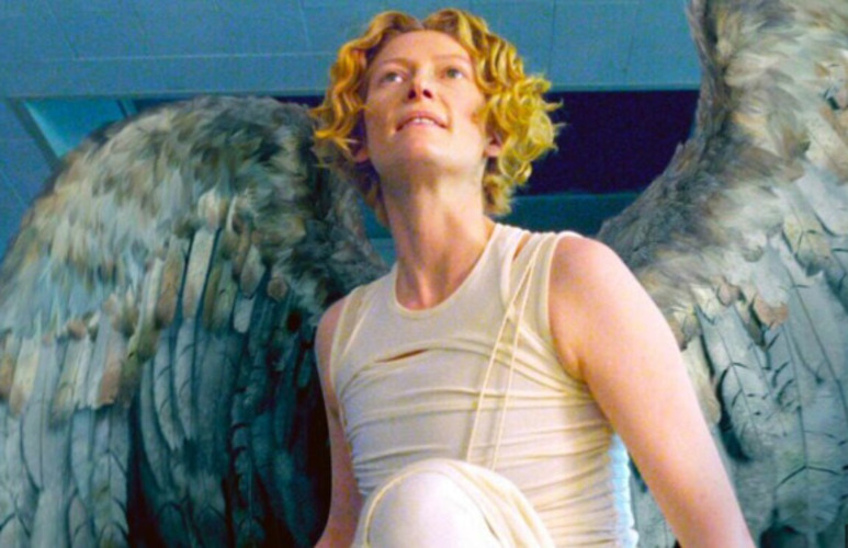 Em 2005, Swinton interpretou o anjo Gabriel no filme Constantine, baseado nas histórias em quadrinhos do personagem da DC Comics.