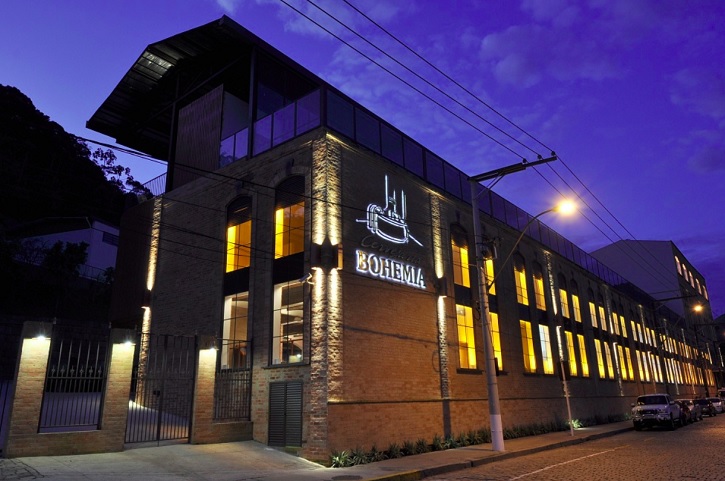 Petrópolis, aliás, é lar da primeira cervejaria do Brasil, a Bohemia, fundada em 1853. A fábrica segue em funcionamento até hoje e oferece tours que custam de R$ 42 a R$ 119.