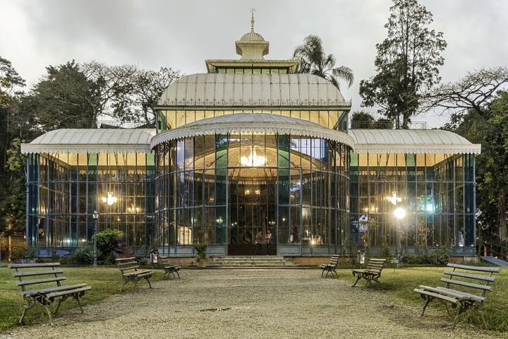Além do Museu Imperial, Petrópolis tem outros importantes pontos turísticos, como o Museu Casa de Santos Dumont, o Palácio de Cristal (foto), e o Museu de Cera.