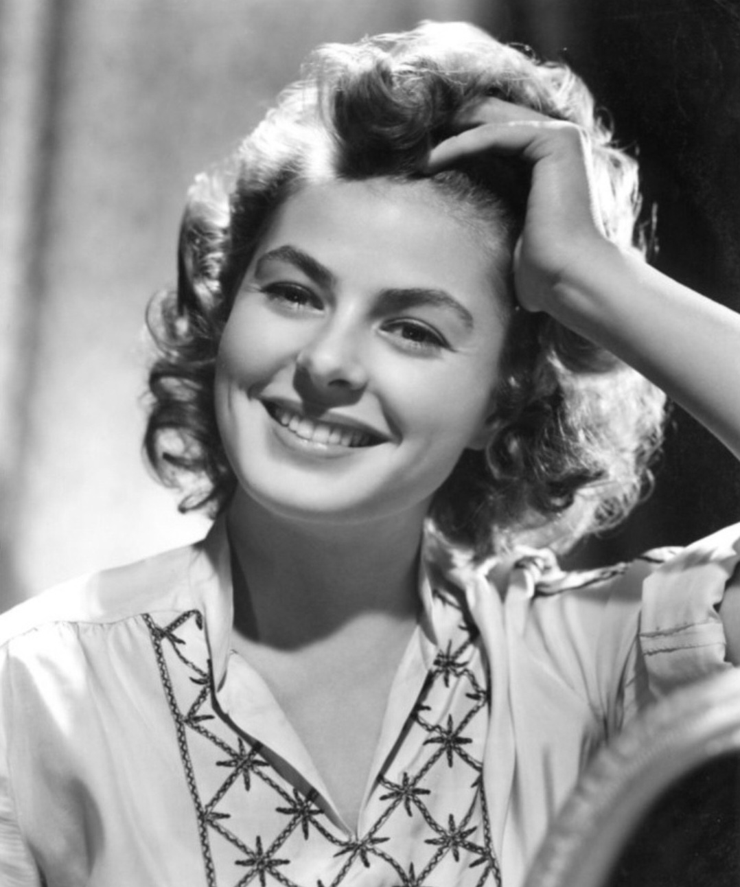 Ao lado de Merly Streep e Francis McDormand, é a segunda atriz que recebeu mais estatuetas, atrás apenas da recordista Katharine Hepburn (1907 - 2003), que foi premiada quatro vezes.
