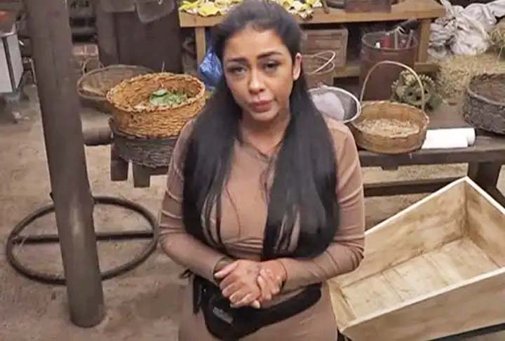 No final de 2021, a rapper Fernanda Medrado desistiu de A Fazenda 13. Ela alegou estar com problemas psicológicos e ficou poucos dias no confinamento. 