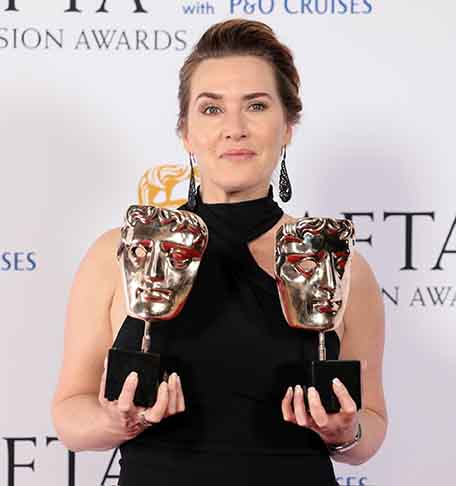 Além de cinco estatuetas do Globo de Ouro, ela tem no currículo um Oscar, dois Emmy, quatro Bafta (o “Oscar” do cinema britânico) e um Grammy. 

