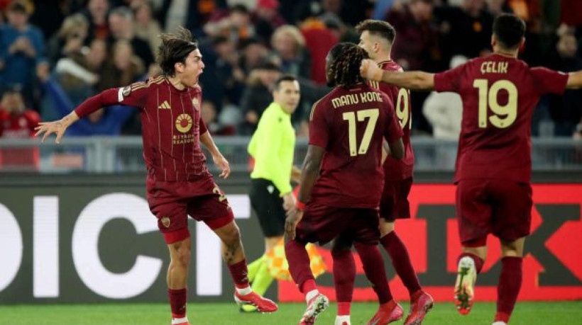 Com grande atuação de Dybala, time italiano confirma classificação e aguarda sorteio para definir próximo adversário