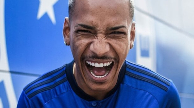 Meia já tinha feito exames médicos, e Raposa e Zenit já tinham se acertado; explicação se dá pelas alterações nas minutas contratuais